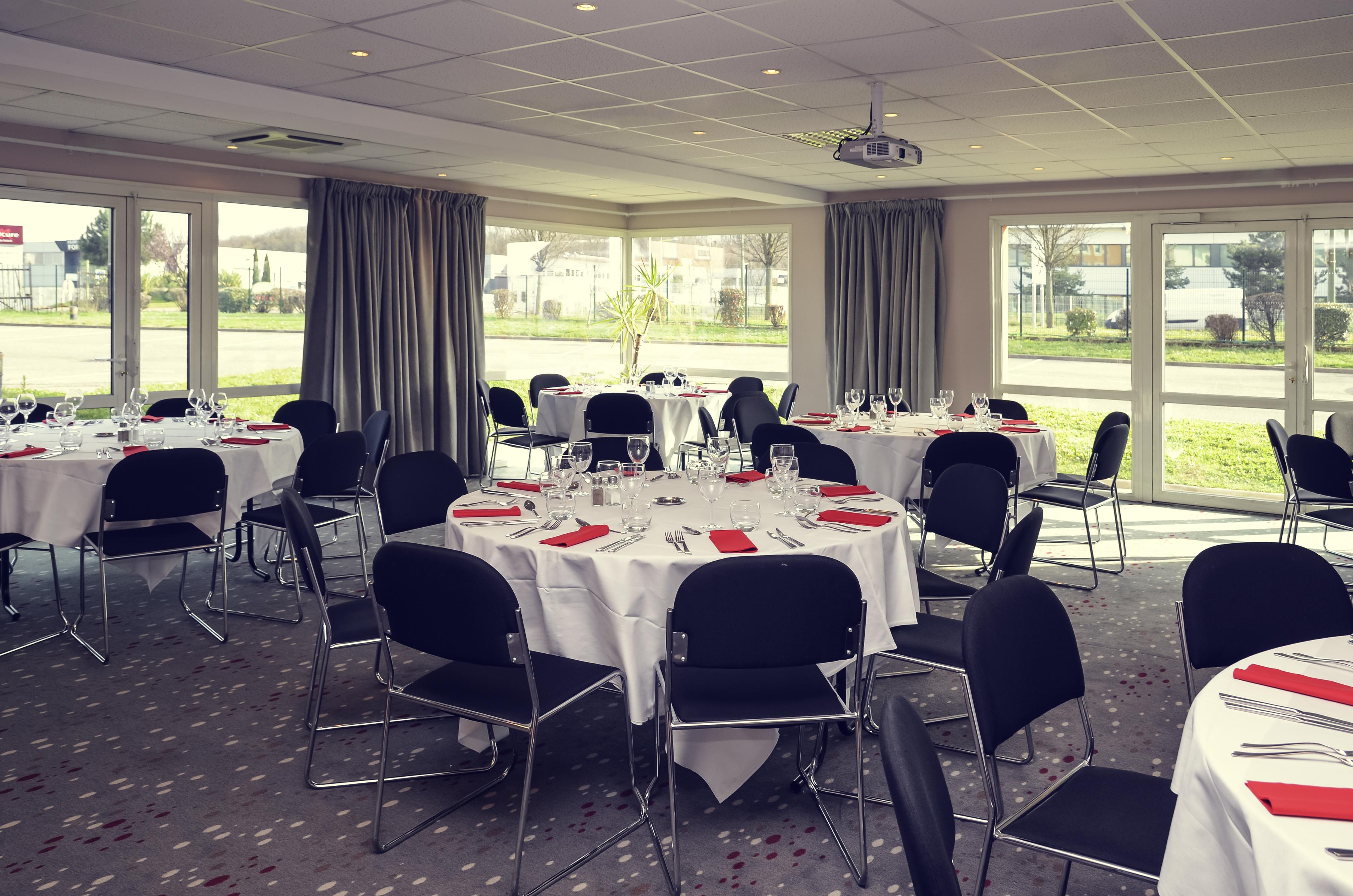 Mercure Lyon Est Chaponnay Exterior foto
