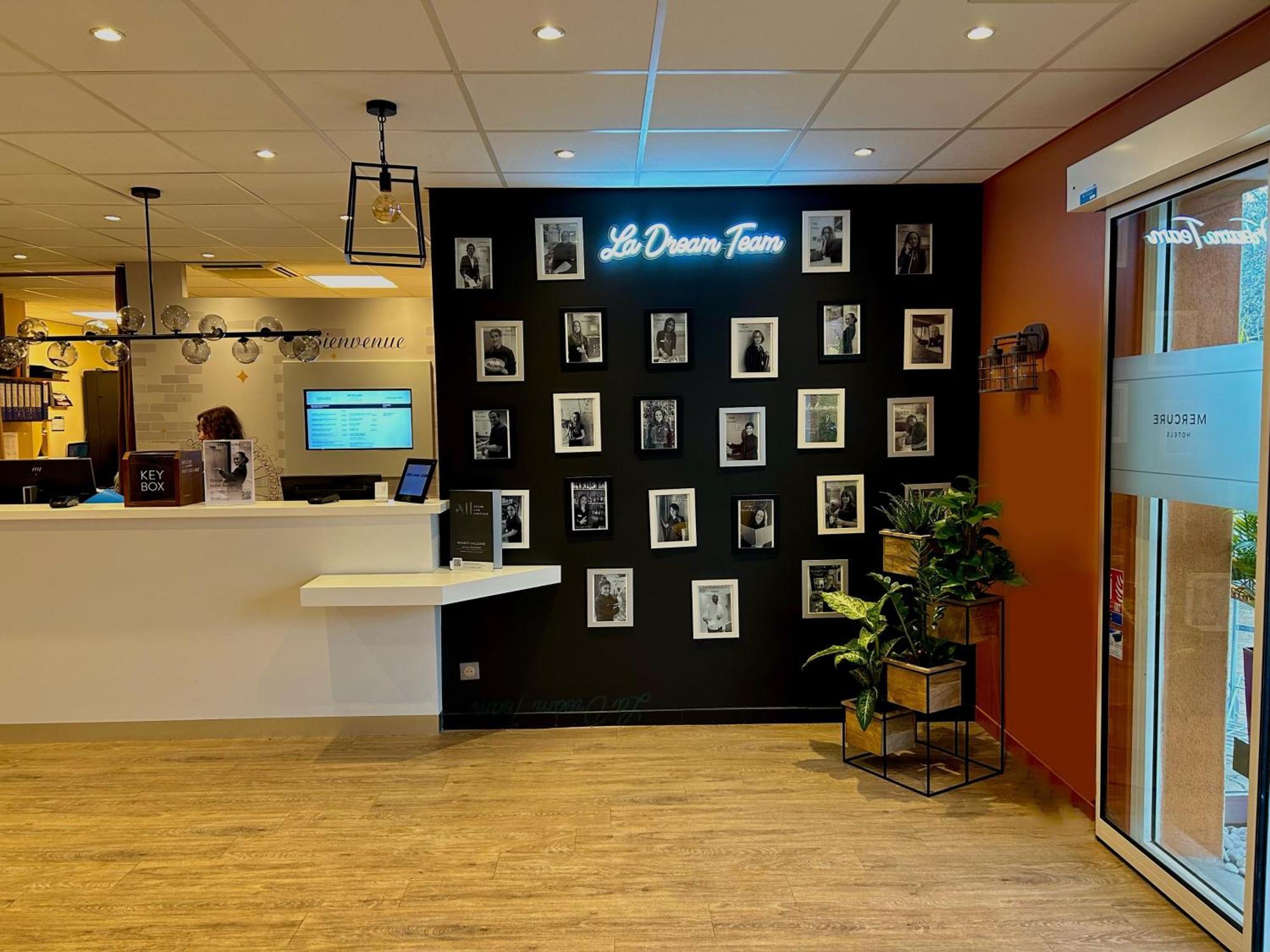 Mercure Lyon Est Chaponnay Exterior foto